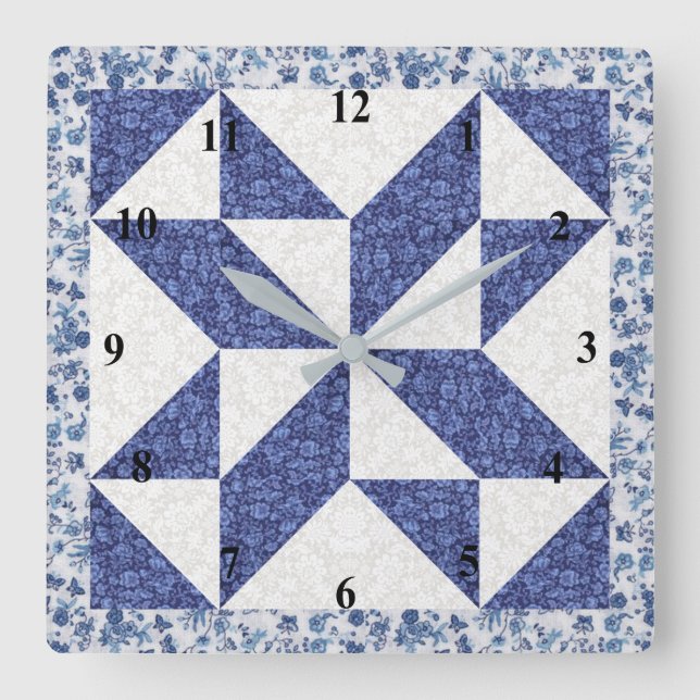 Blue and White Calico Faux Quilt Fyrkantig Klocka (Framsida)