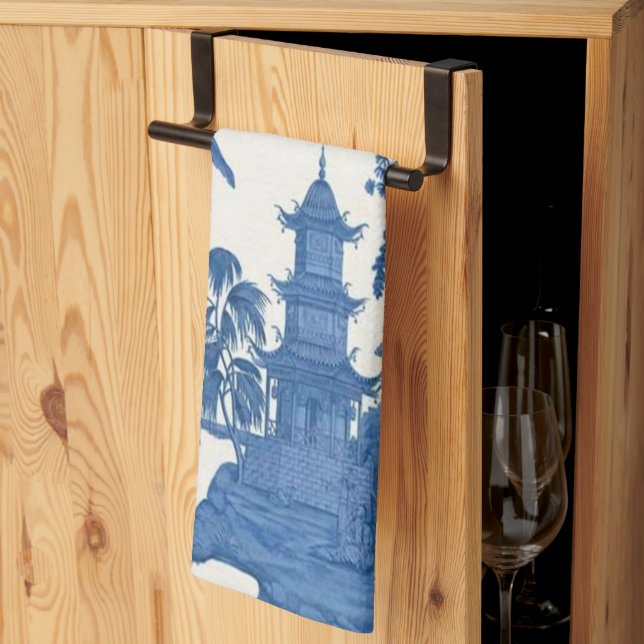 Blue and White Chinoiserie Kökshandduk (Thirds Fold)
