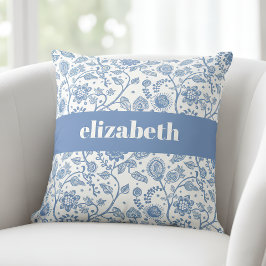 Blue and White Floral Botanical Custom Name Modern Kudde