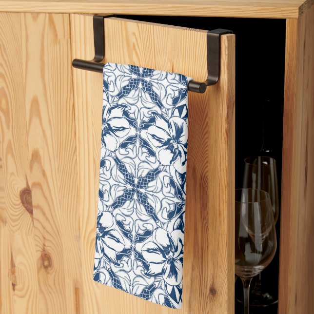 Blue and White Magnolia Kitchen Towel Kökshandduk (Thirds Fold)