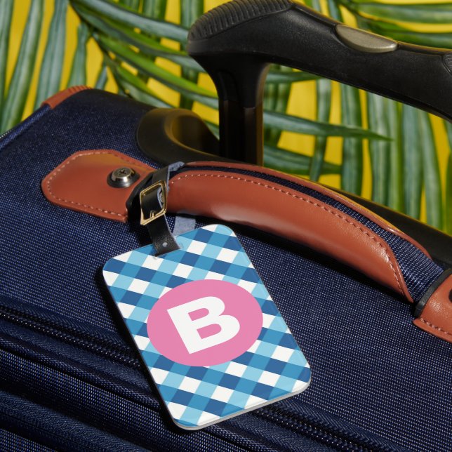 Blue and White Plaid Checked Pink Monogram Bagagebricka (Framsida Insitu 1)