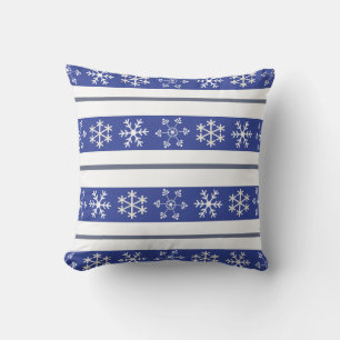 Blue and White Snowflake Pillow #HolidayZ Kudde