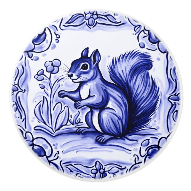 Blue and White Woodland Squirrel Folk Animal Art Knopp (Framsidan)