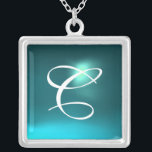 Blue Aquamarine Gem Monogram Silverpläterat Halsband<br><div class="desc">Elegant och unik design med gemstone. Mycket exakt modellering och rendering i 3D Studio Max av Bulgan Lumini .Part från serien Hyper Talismans.</div>
