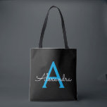 Blue Black Girly Script Monogram Namn Modern Tygkasse<br><div class="desc">Svart och blå Elegant lägg till din egen Namn Monogram Bok Bag. Denna Bok-bag kan anpassas så att den omfattar ditt första och första namn och ges som julklapp,  Sverige 16 födelsedagar,  Möhippa eller Bröllop.</div>