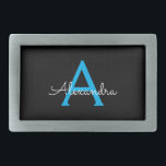 Blue Black Script Girly Monogram Namn<br><div class="desc">Svartvit och blå Enkelt skript Monogram Namn Bälte Buckle. Detta gör perfekt studenten,  söt 16 16,  18,  21,  30,  40,  50,  60,  70,  80,  90:e,  100-årsdag,  bröllop,  möhippa,  årsdag,  babydusch eller bachelorette-gåva till någon som glam lyx och chic stilar.</div>