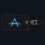 Blue Black Script Girly Monogram Namn Bagagebricka<br><div class="desc">Svart och blått Monogram Lägg till din egen Märkre för Namn-skript Bag märkrn gör perfekten söt 16-årsdag,  bröllop,  möhippa,  babydusch eller bachelorette-fest för någon som dekorerar hennes rum i stil.</div>