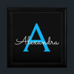 Blue Black Script Girly Monogram Namn Minnesask<br><div class="desc">Svart och blått enkelt skript Monogram Namn Jewelry KeepVII Box. Det gör perfekt studenten,  födelsedag,  bröllop,  möhippa,  årsdag,  babydusch eller bachelorette-fest till någon som glam lyx och chic stilar.</div>