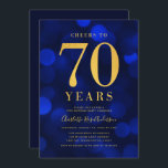 Blue Bokeh Guld Cheers till 70 års Födelsedagsfest Inbjudningar<br><div class="desc">Klassen 70:e Födelsedagsfest inbjudan med ord "Cheers to 70 Years" i faux guld-folie mot en safir blå bokeh mönster-bakgrund. Inbjudan har en blå bakgrund på baksidan. Anpassa den här inbjudan med dina detaljer genom att ersätta platshållartexten. Om du vill ha fler alternativ, t.ex. att ändra teckensnitt, storlek text / färg...</div>