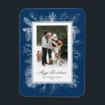 Blue Botanical Ram Lycklig Hanukkah Photo Magnet<br><div class="desc">Lycklig Hanukkah! Skicka semesterhälsningar med Hanukkah-magnet,  som är vintagen. Den har vintage konst av pinekoner,  gräs nål och hollier med blå bakgrund. Anpassa genom att lägga till foto,  namn,  år och meddelande. Vintagen Hanukkah-fotomagnet finns i andra färg. Matchande objekt är tillgängliga.</div>