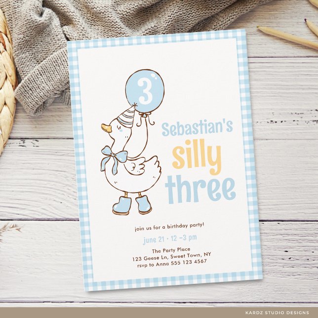 Blue Boy Three Silly Goose 3-årsdag Inbjudningar (The front of the invitation is shown in a 5x7-inch size. Choose size, paper, and corner sty)