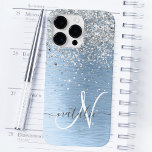 Blue Brushed Metall Silver Glitter Monogram Namn<br><div class="desc">Anpassa enkelt den här chicen av trendig-höljet med söt silver mousserande glitter på blå,  borstad metallisk bakgrund.</div>