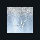 Blue Brushed Metall Silver Glitter Monogram Namn Bricka<br><div class="desc">Anpassa enkelt chicen i trendiget till en akrylbricka med söt silver mousserande glitter på blå,  borstad metallbakgrund.</div>