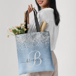 Blue Brushed Metall Silver Glitter Monogram Namn Tygkasse<br><div class="desc">Anpassa enkelt trendigets chic till säcksdesignen med söt silver mousserande glitter på blå,  borstad metallbakgrund.</div>