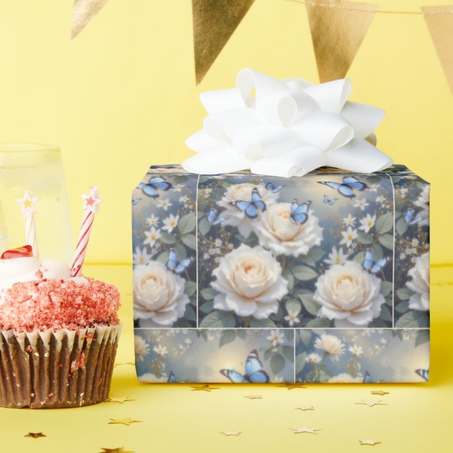 Blue Butterflies in a White Rose Garden Presentpapper (Födelsedagsfest)
