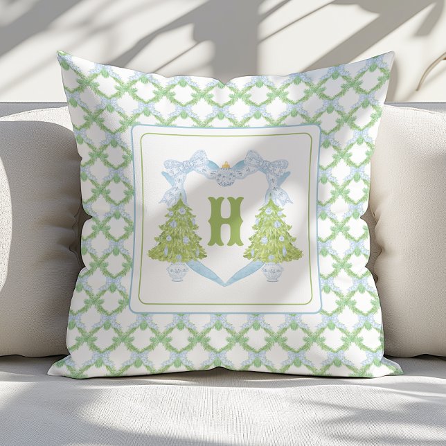 Blue Chinoiserie Julgran Monogram Vapensköld Kudde (Skapare uppladdad)