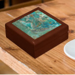 Blue Chrysocolla Mineral Stone Minnesask<br><div class="desc">Förvara kryddartiklar,  smycken och andra små keepsaker i den här presentlådan av trä med keramiskt plattor som ger en bild av det vackra,  turkosa blå färgen av Chrysocolla mineralsten. Markera din presentlåda storlek och färg. En underbar presentidé för sten-hound!</div>