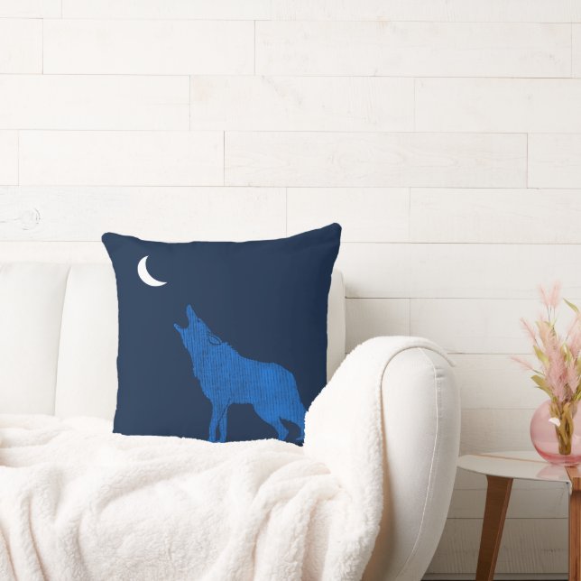 Blue Coyote Howling vid Måne Monogram Two Sided Kudde (Soffa)