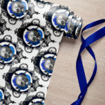 BLUE DÖSKALLARS VINTAGE CREEPY CHRISTMAS PRESENTPAPPER<br><div class="desc">Elegantens läskiga vintage inspirerade till gothi skalle med royal blå accent och dekoration som omger papper. En klasslig idé för din goda årgång Jul!!!</div>