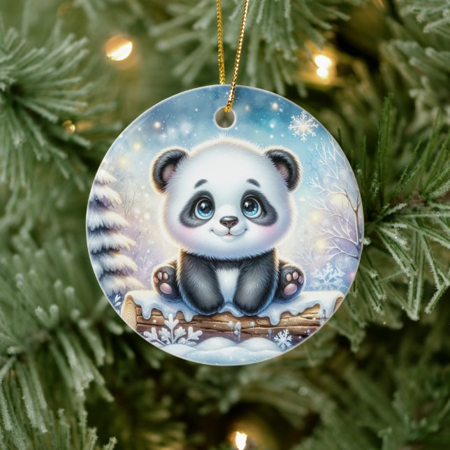 Blue-Eyed Panda in Frosted Pines Julgransprydnad Keramik (Träd)