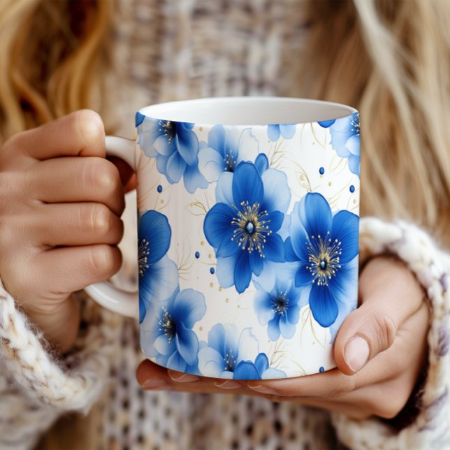 Blue Floral Pattern with Gold Accents Kaffemugg (Skapare uppladdad)