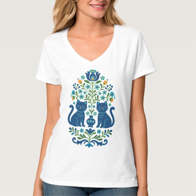 Blue Folk Art Cats – Whimsical Floral Cat Design i T Shirt (Framsida)