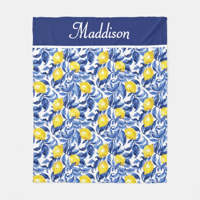 Blue French Country Lemon Pattern Monogram Name Fleecefilt (Framsidan)