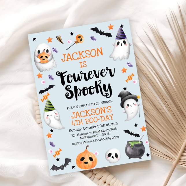 Blue Halloween Fourever Spooky 4e födelsedagen Inbjudningar (Blue Fourever Spooky Halloween 4th Birthday Invitation Boy, Halloween 4th Birthday Invite, Ghosts)