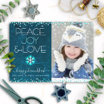 Blue Hanukah Peace Joy Kärlek Quote Photo Snowflak Julkort<br><div class="desc">"Fred, glädje och kärlek." En roligt, lekfull, snöflingande illustration och modern typografi på en rik, djupa vattenfärgsbakgrund i tealblått marmor hjälper dig att gå in i Hanukkah-säsongen, tillsammans med den anpassningsbar du väljer. Faux turcoise foil och white conetti doktar ram kortet. Känn helgdagarnas värme och glädje när du skickar det...</div>