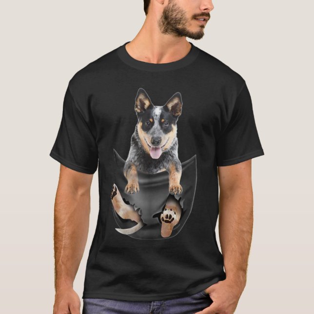 Blue Heeler In Pocket Puppy T   T Shirt (Framsida)