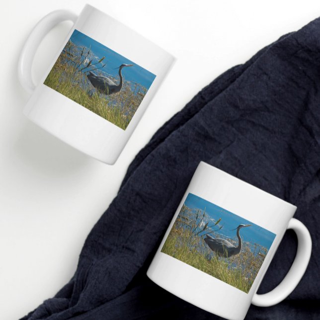 Blue Heron Bird PosPhotograph Kaffemugg (A photograph of a Great Blue Heron bird on a mug)