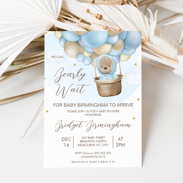 Blue Hotair Balloon Barly Wait Baby Shower Inbjudningar (Boy's blue beige hotair balloon bearly wait for baby to arrive baby shower invitation.)