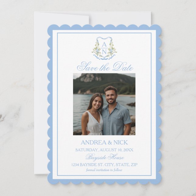 Blue Hydrangea Crest Monogram Wedding Invitation Spara Datumet (Framsida)