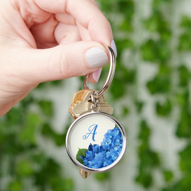 Blue Hydrangea Flowers Monogram Rund Silverfärgad Nyckelring (Hand)