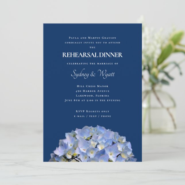 Blue Hydrangea Rehearsal Dinner Host Namn Inbjudningar (Stående Fram)