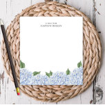 Blue Hydrangea Watercolor Gräns Personlig Anteckningsblock<br><div class="desc">Det vackra anteckningsblocket är en vattenfärgsvattenfärgsvattenfärgen gräns i blått. Lägg till din anpassning med hjälp av mallformuläret. Om du vill ändra teckensnitt,  stil eller layout markerar du alternativet för att "anpassa ytterligare".</div>