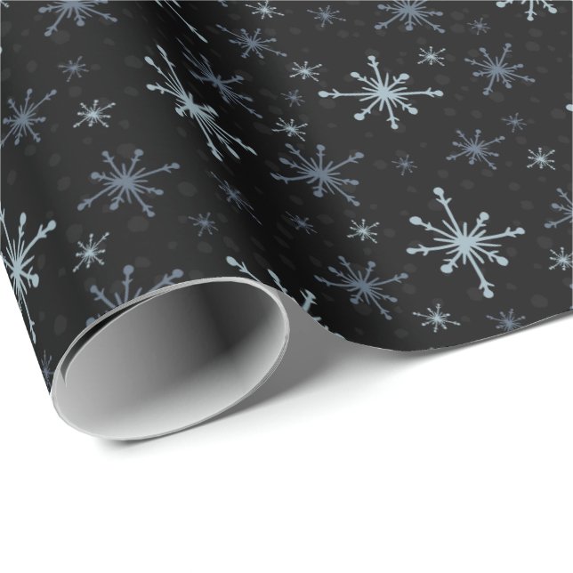 Blue-ish Gray Snowflakes on a Black Background Presentpapper (Rullad Hörn)