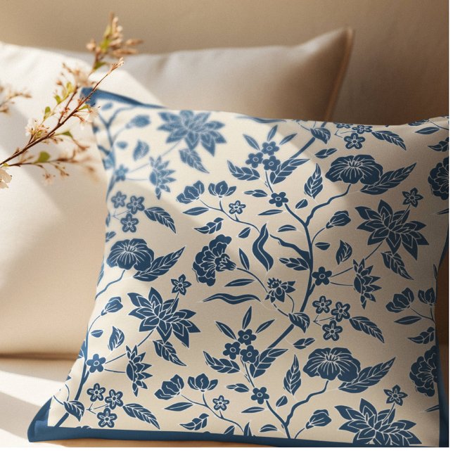 Blue Ivory Chinoiserie Blommönster Kudde (Skapare uppladdad)