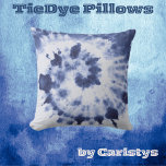 Blue Jean Tie Dye Kudde<br><div class="desc">Populärblå burk av jean färgad knyter färgkuddar. Underbar för familjerummet,  barnrum,  stuga,  familjerum och annat. En återvändo till det förflutna.</div>