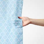 Blue Latticwork, Quatrefoil, Moroccan Trellis Sjal<br><div class="desc">Elegant,  snyggt och sofistikerad marockansk trellis mönster i blå färg. Modern gåva och trendig,  perfekt för det latetiska älskare i ditt liv.</div>