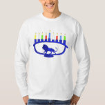 Blue Lejon Menorah T Shirt<br><div class="desc">Den har en lejon Chanukkah-menorah med alla åtta ljus och schampasbränningen. Chanukkah är Ljus festival mitt i vintern.</div>