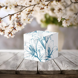 Blue Lily Outline Wedor Favor Box Presentaskar