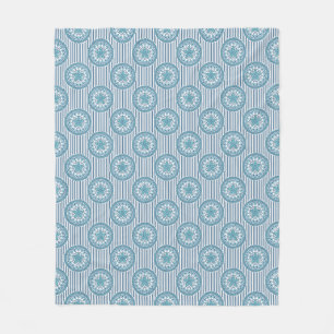 Blue mandala mönster på strimlad bakgrund fleecefilt