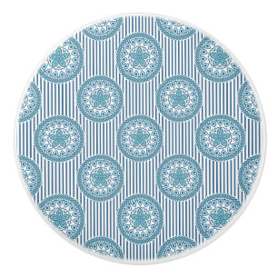 Blue mandala mönster på strimlad bakgrund knopp