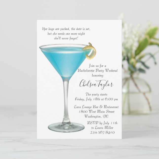 Blue Martini Cocktail Hour Bachelorette Party Inbjudningar (Stående Fram)
