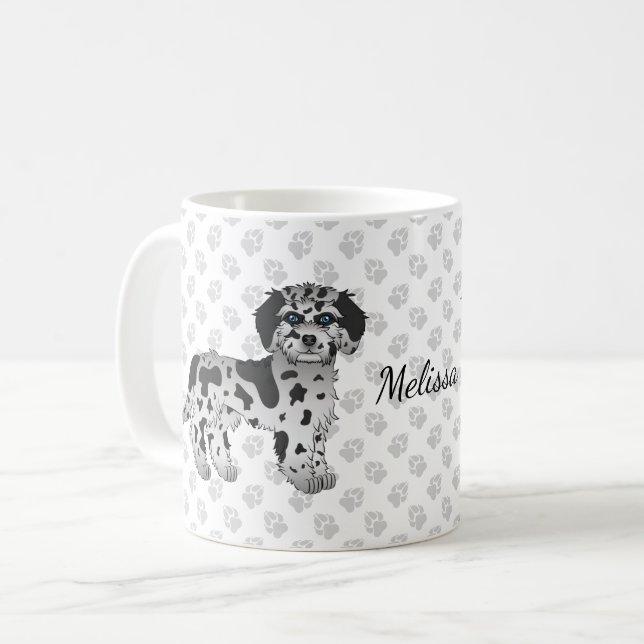 Blue Merle Mini Goldendoodle Tecknad hund & Namn Kaffemugg (Framsida vänster)