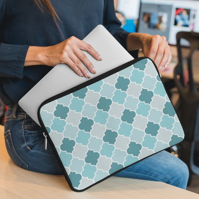 Blue Moroccan Trellis, Latticwork, Quatrefoil Laptop Fodral (Skapare uppladdad)