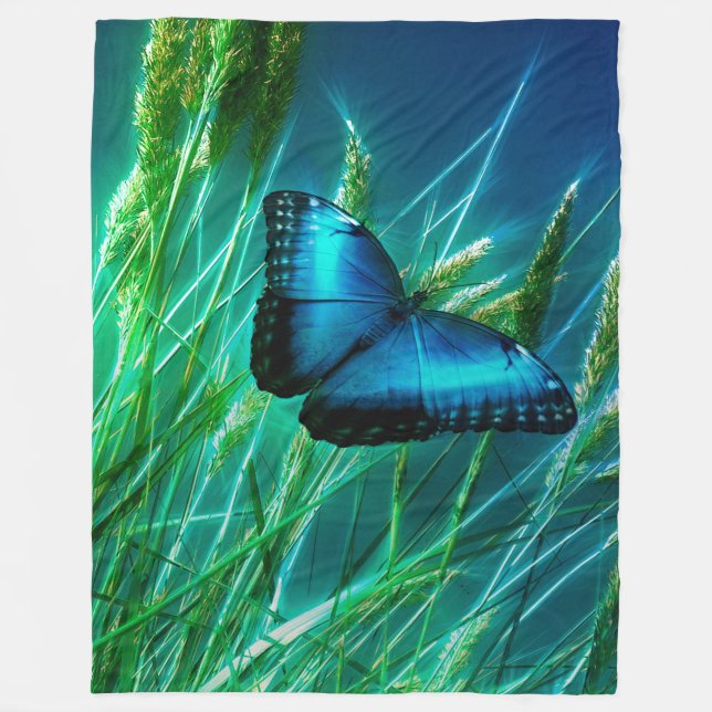 Blue Morpho Butterfly på Grönt Grass Fleecefilt (Framsidan)