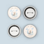 Blue Nalle Stars Baby Shower Knapp<br><div class="desc">Vår "blå Nalle"-babyduschsamling har söt baby-björn med måne,  moln och ballonger tillsammans med elegantens skript "Barly wait". Den här samlingen levereras i två grundläggande färg och flera bakgrundskombinationer som du kan justera efter dina behov. Sök efter fler matchande objekt från den här samlingen i vår butik.</div>