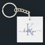 Blue Namn Initial Monogram<br><div class="desc">Den här moderna nyckelkedjan med det första namn i ett trendig-skript i marinblått och det första i ett modernt typsnitt i dammiga blå på vitt är perfekt för nycklar.</div>